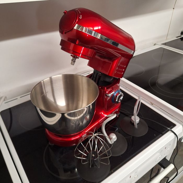 Кухненски робот тестомесачка Делимано Про  1400W