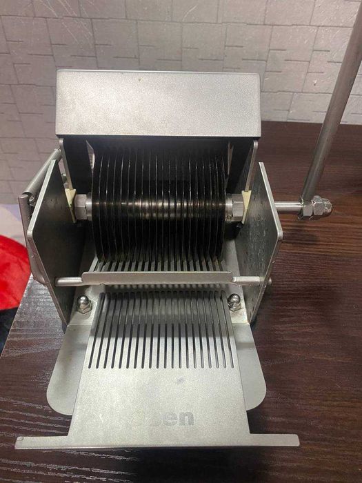 Аппарат для дробления рыбных костей.