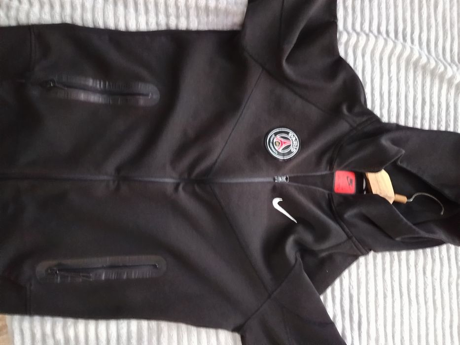 Здравейте продавам якета