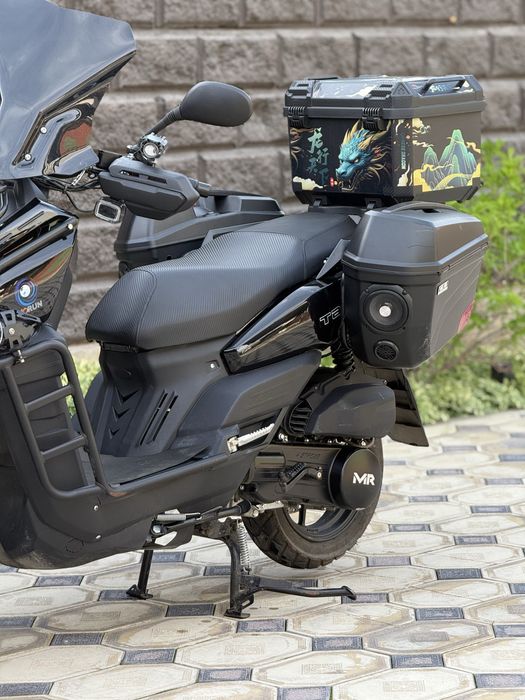 Скутер Tank продам срочно