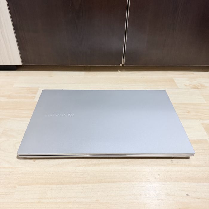 ASUS  VivoBook S14