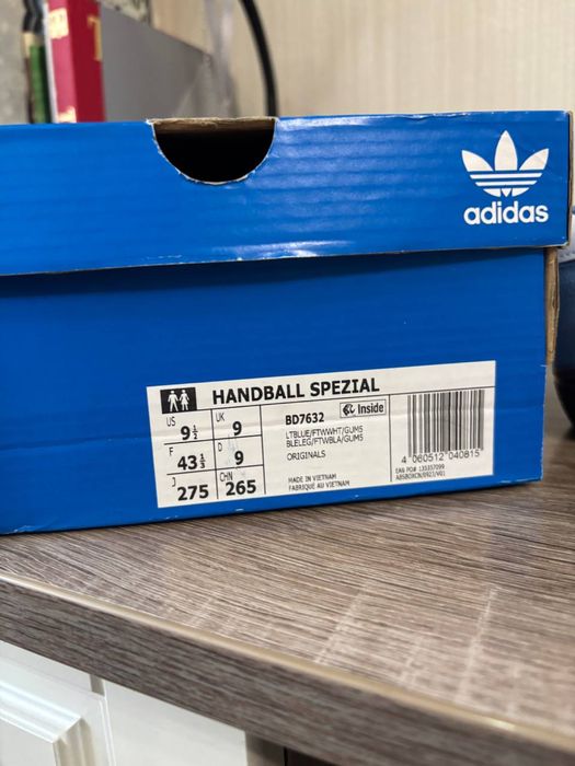 Продам adidas spezial