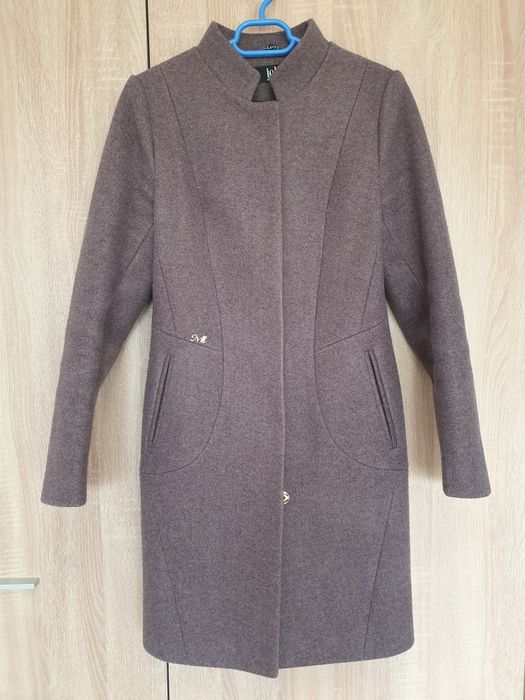 Vand 2 paltoane marimea S