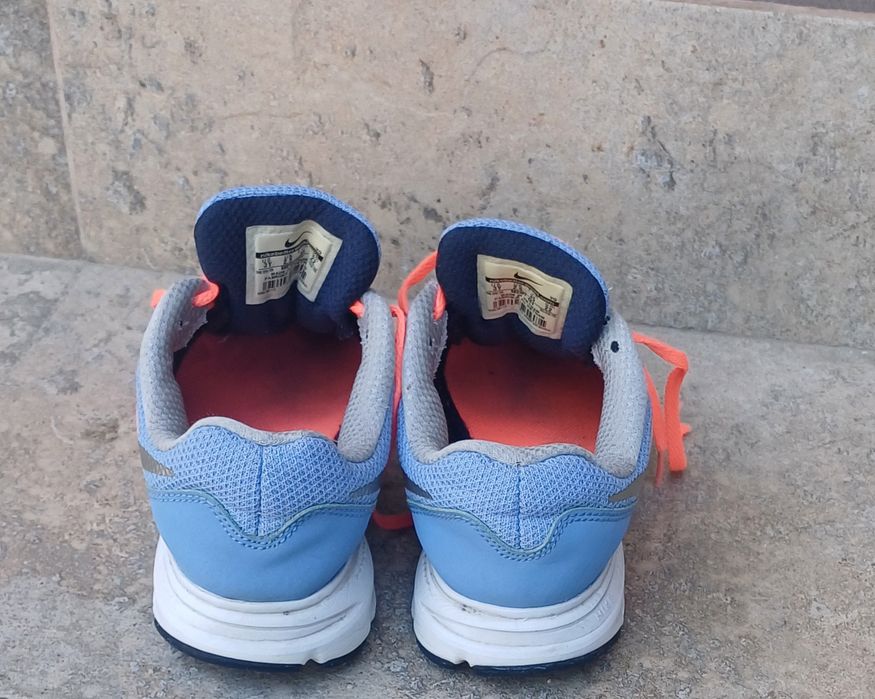 Adidași Nike, mărimea 35