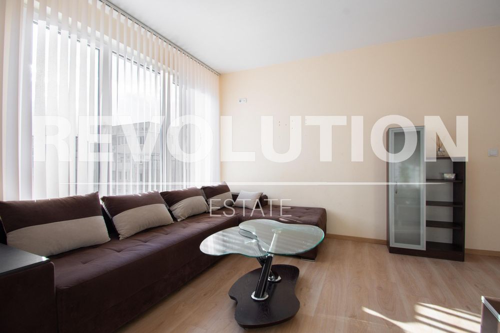 Дава се под наем Четиристаен апартамент в София, Младост 1А - 150 кв.м за 1000 € - Снимка #1