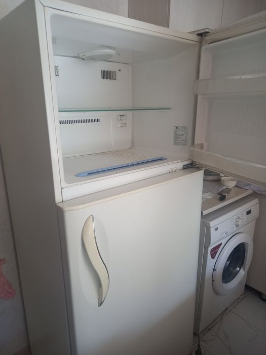 Продам холодильник LG