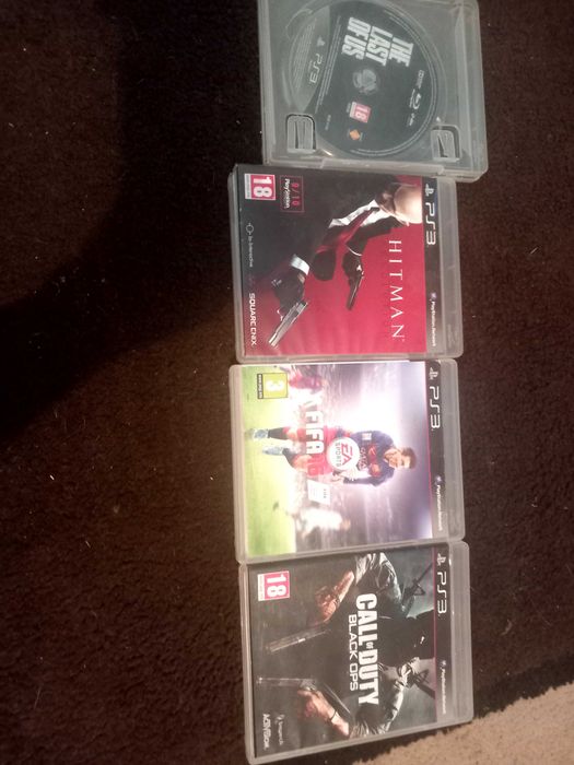 Vand ps3 cu 4 jocuri in stare buna de functionare