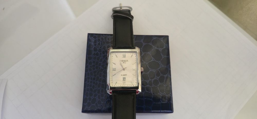 Продам новые часы Tissot
