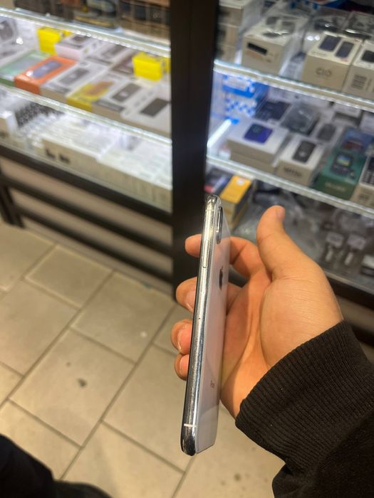 IPhone X yaxw holatda