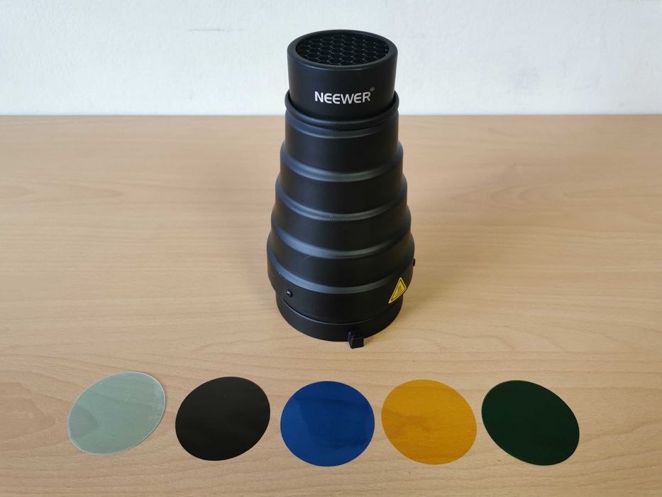 Neewer неоптичен спот (Snoot) с грид и цветни филтри
