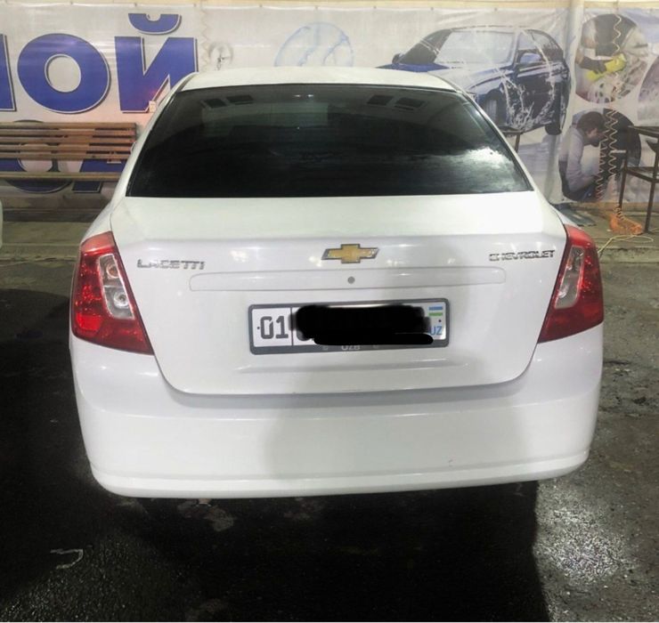 Lasetti moshina judayam srochni sotiladi