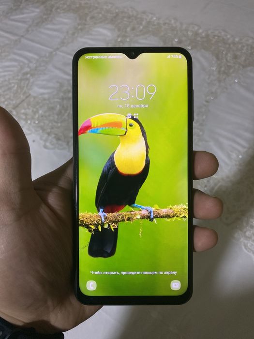 Samsung F 13 holati yaxshi