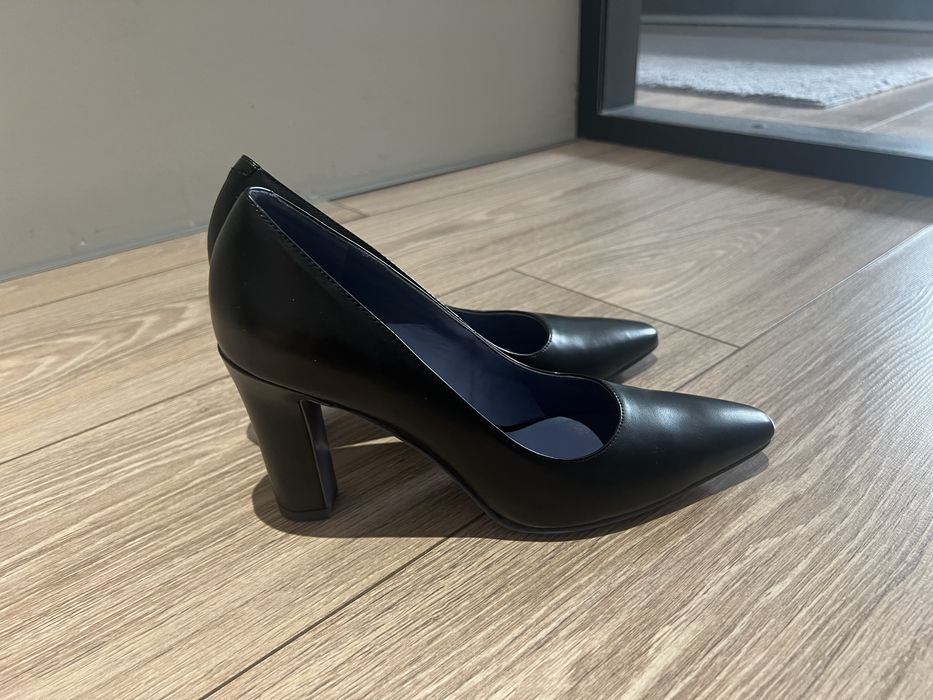 Туфли charles & keith