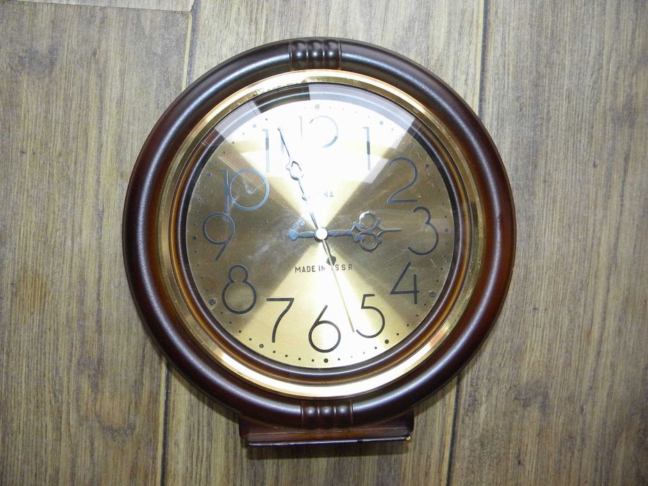 Класически Голям Настолен Часовник Vesna Made in USSR СССР-НОВ