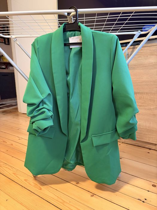 Блейзери,палта и панталон