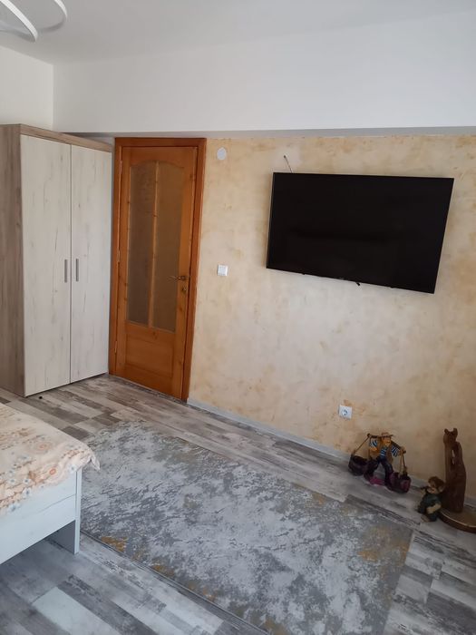 Închiriez apartament
