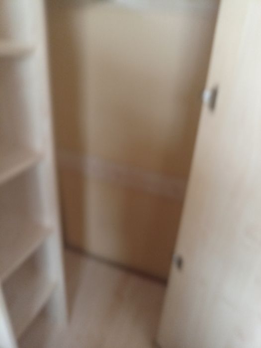 Продам шкаф с зеркалом