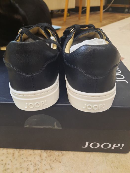 Продам сникерсы joop