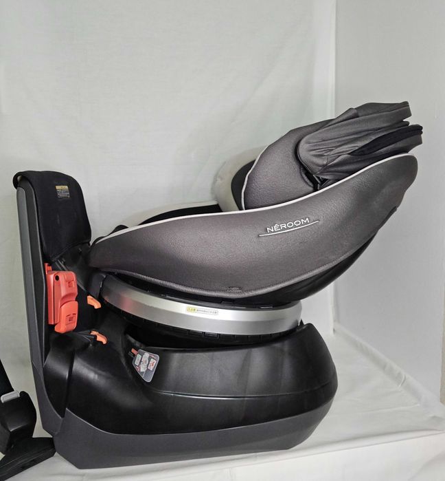 Автокресло Combi Neroom
