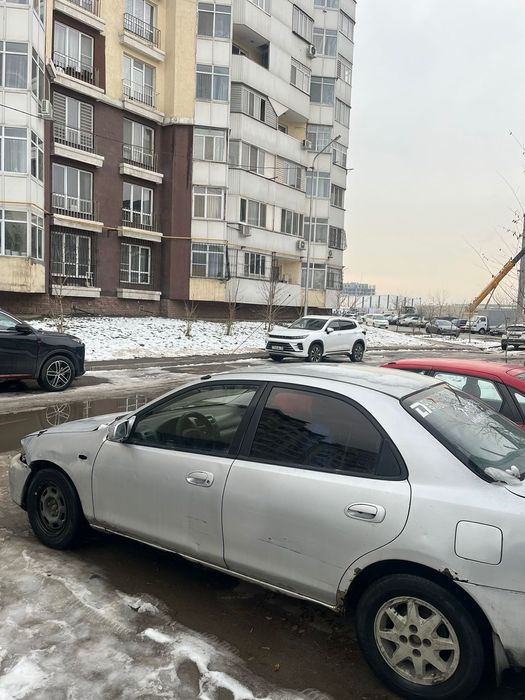 Мазда 323 на ходу