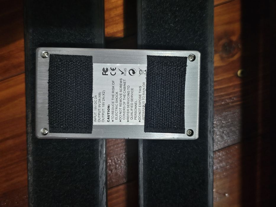 Sursa pedale MXR DC BRICK