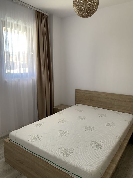Inchiriez apartament