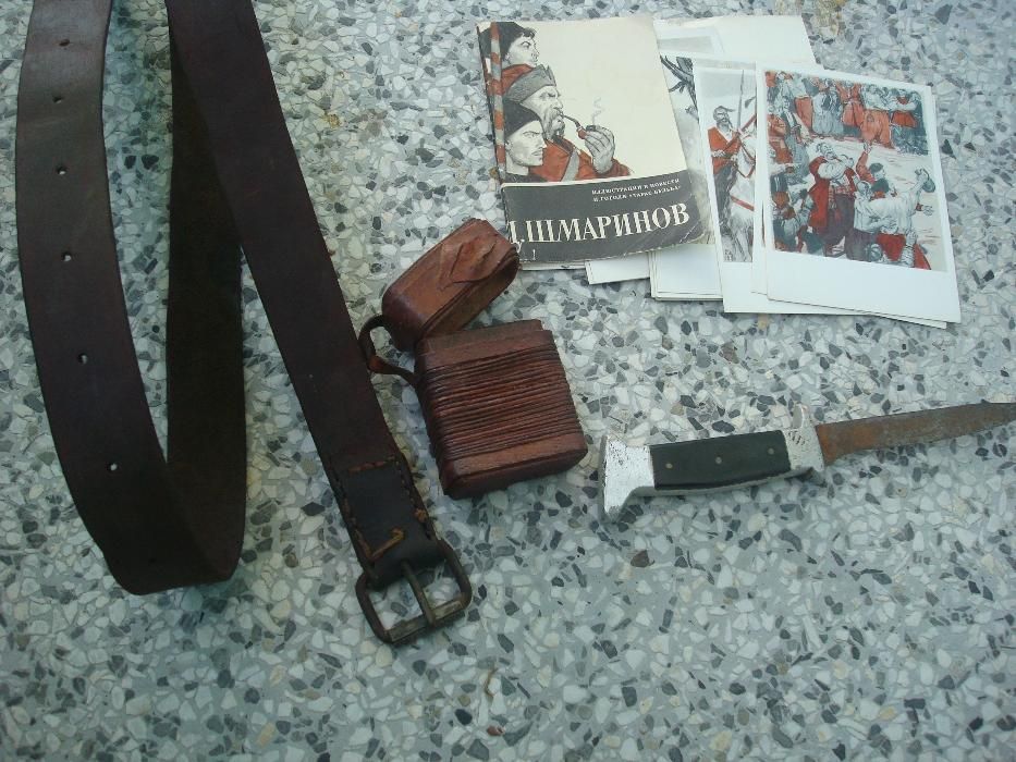 Старинни, битови предмети и знак, кокарда