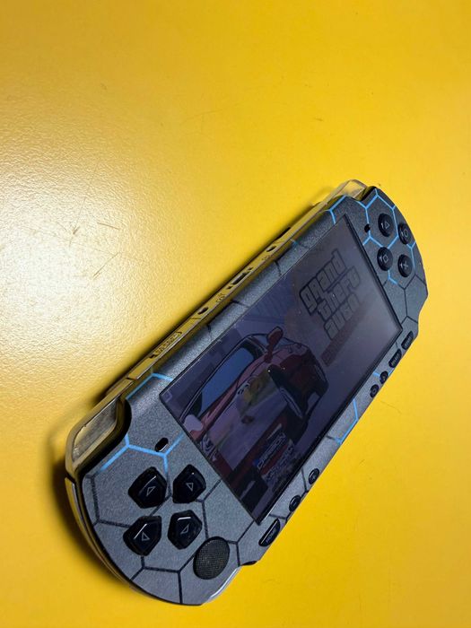 Playstation Portable Sony PSP 2000  Плейстейшън 4G карта