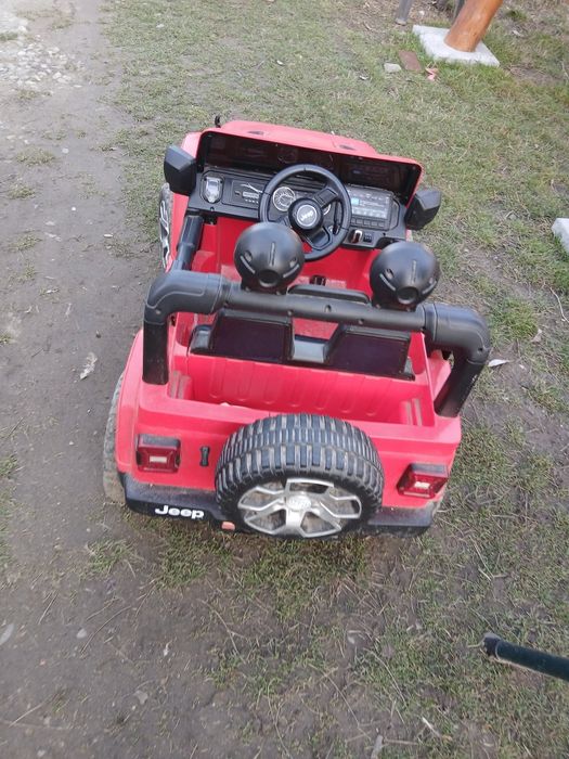 Masinuta electrica jeep