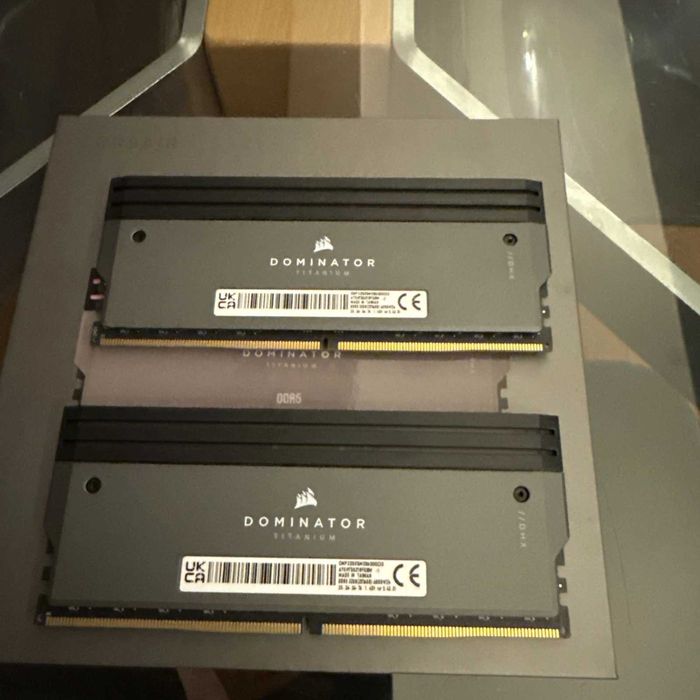Рам памет  Corsair Dominator Titanium RGB 2x16GB 32GB DDR5 CL30