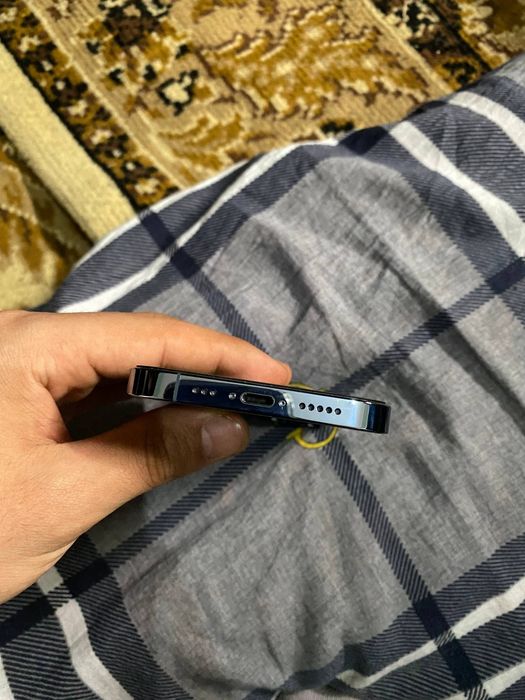 13 pro 128 talik 2 sim kartalik yomkost 75% hamma joyi rodnoy