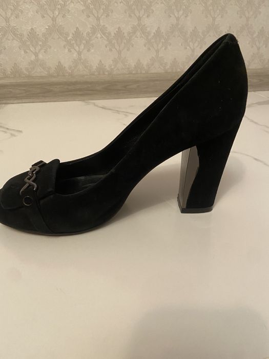 Туфли почти новые 39р