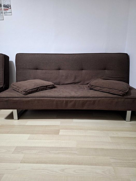 Vand 2 canapele extensibile