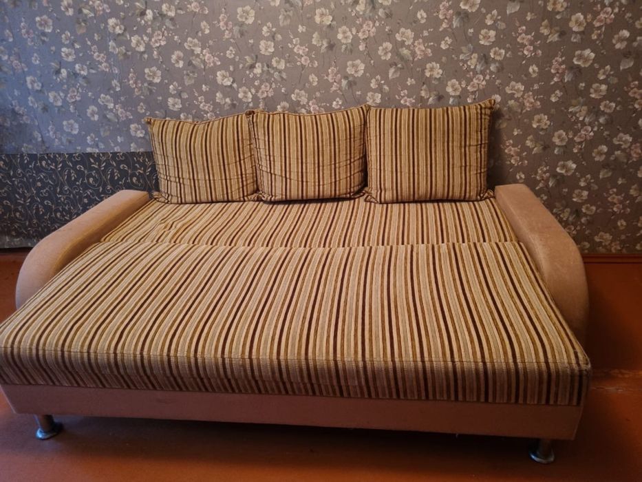 Диван на продажу