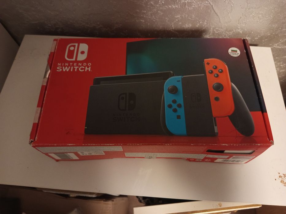Nintendo Switch – отлично състояние + 3 игри