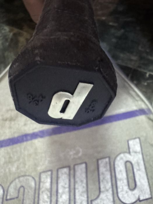 Тенис ракета втора употреба.