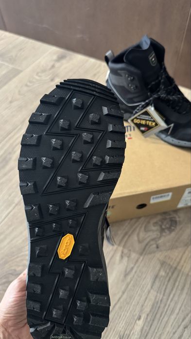 Ботинки зимние 41-42 размер gortex италия