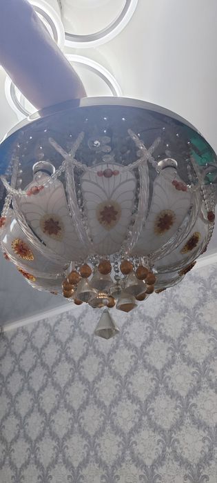 Продам люстру недорого