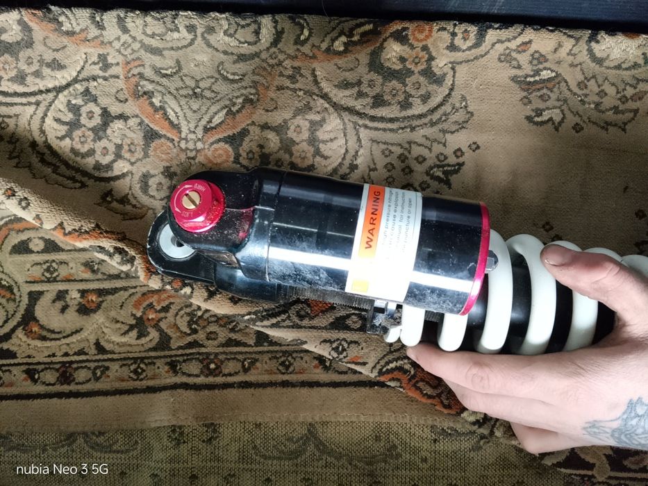 Продам амортизатор