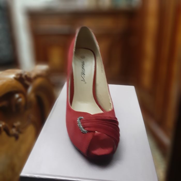 Туфелки с открытом носиком.