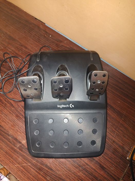 Волан с педали. Logitech g29.