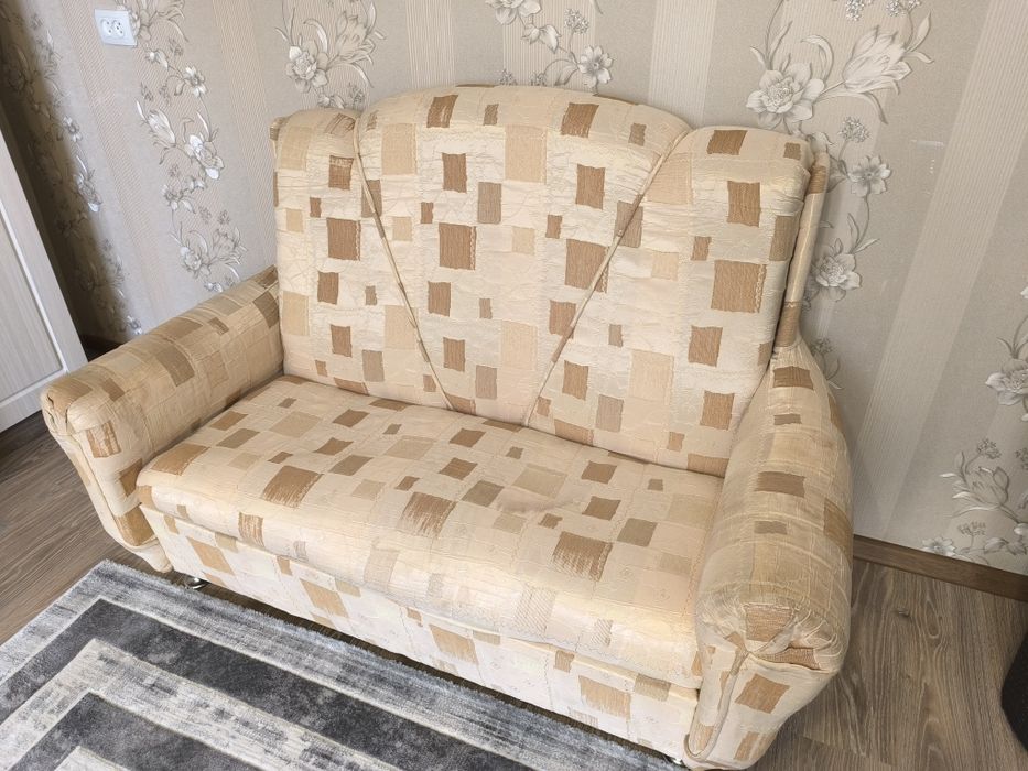 Отдам бесплатно диван б/у