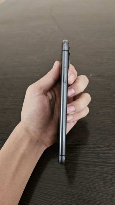 Қара айфон 11 сатылады