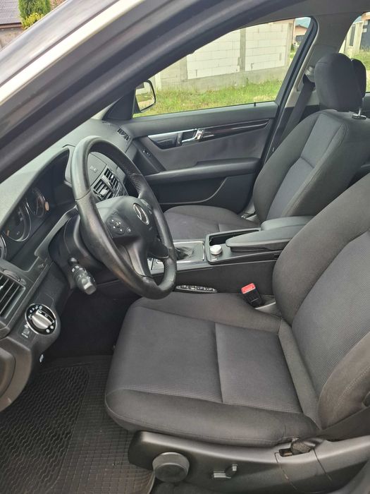 Vand autoturism Mercedes Benz model C220CDI