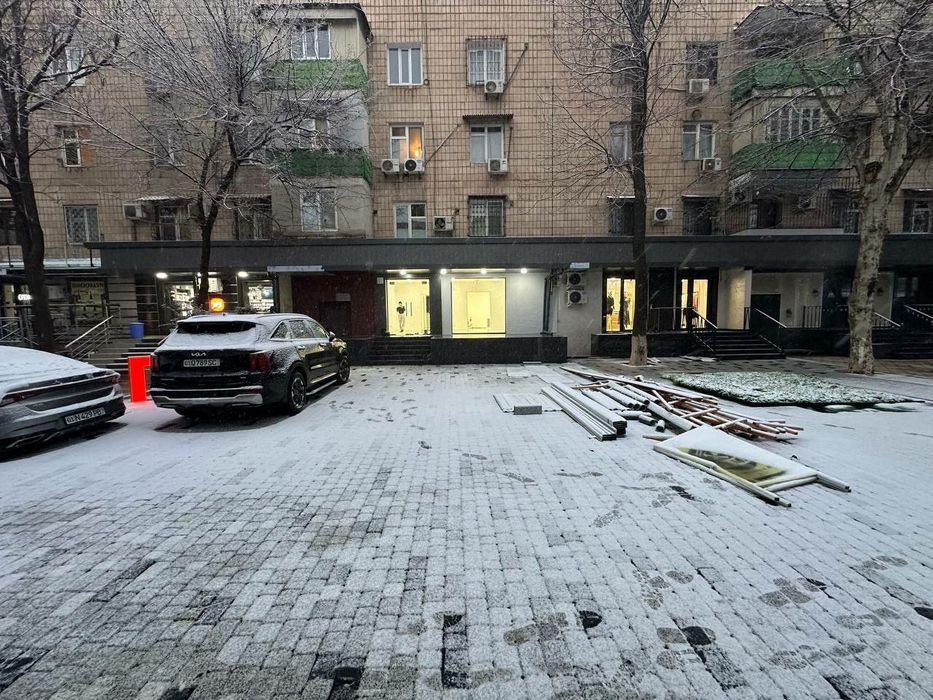 Помещение с арендатором, доход 2600у.е,  1 первая линия, Айбек | Ойбек