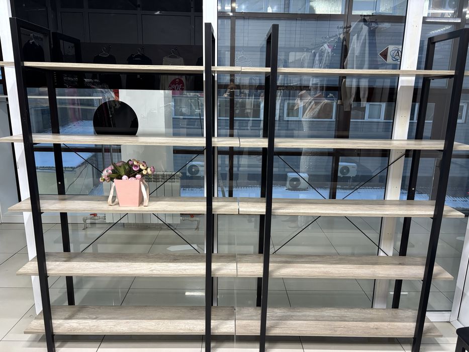 Продаются стойки вешалки для одежды