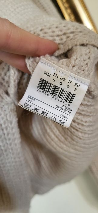 Pulover crem deosebit