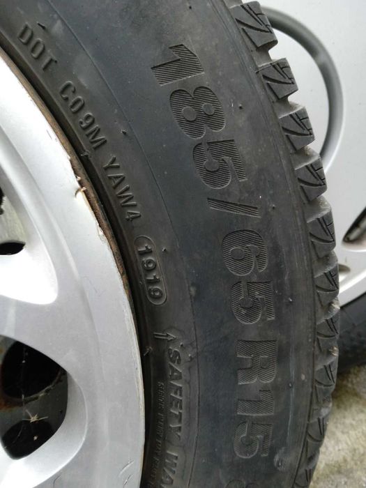 Зимни гуми KUMHO с железни джанти от BMW E36 (185/65/R15)