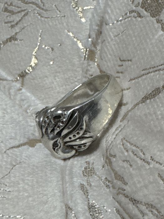 Serebro uzuk 22 gram sotiladi holati yaxshi