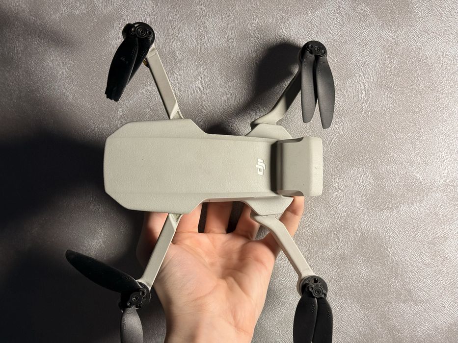 Дрон DJI Mini серый